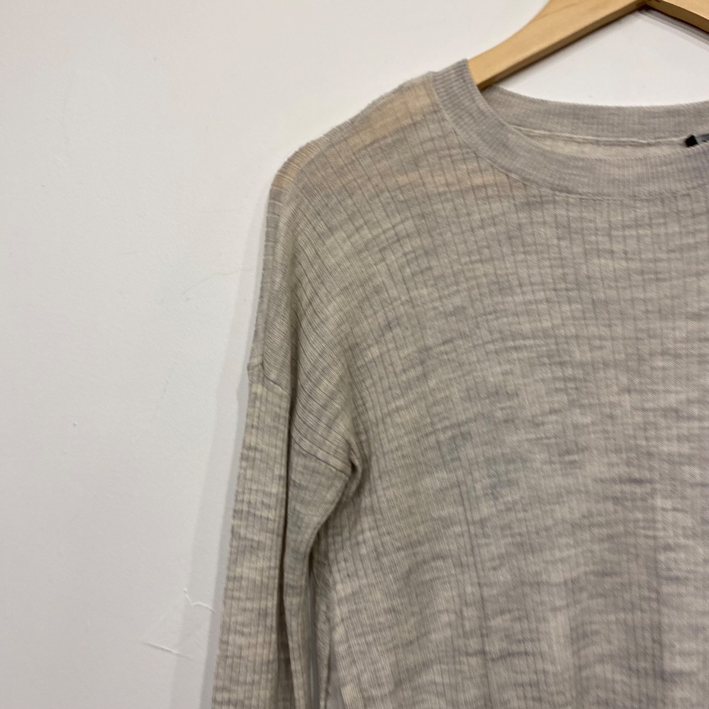 **$5 SALE** Kenneth Cole Grey Soft Crew Neck Layered Sweater XS - Picture 2 of 4